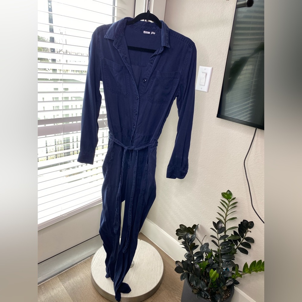 Gap navy button up jumpsuit with detachable belt